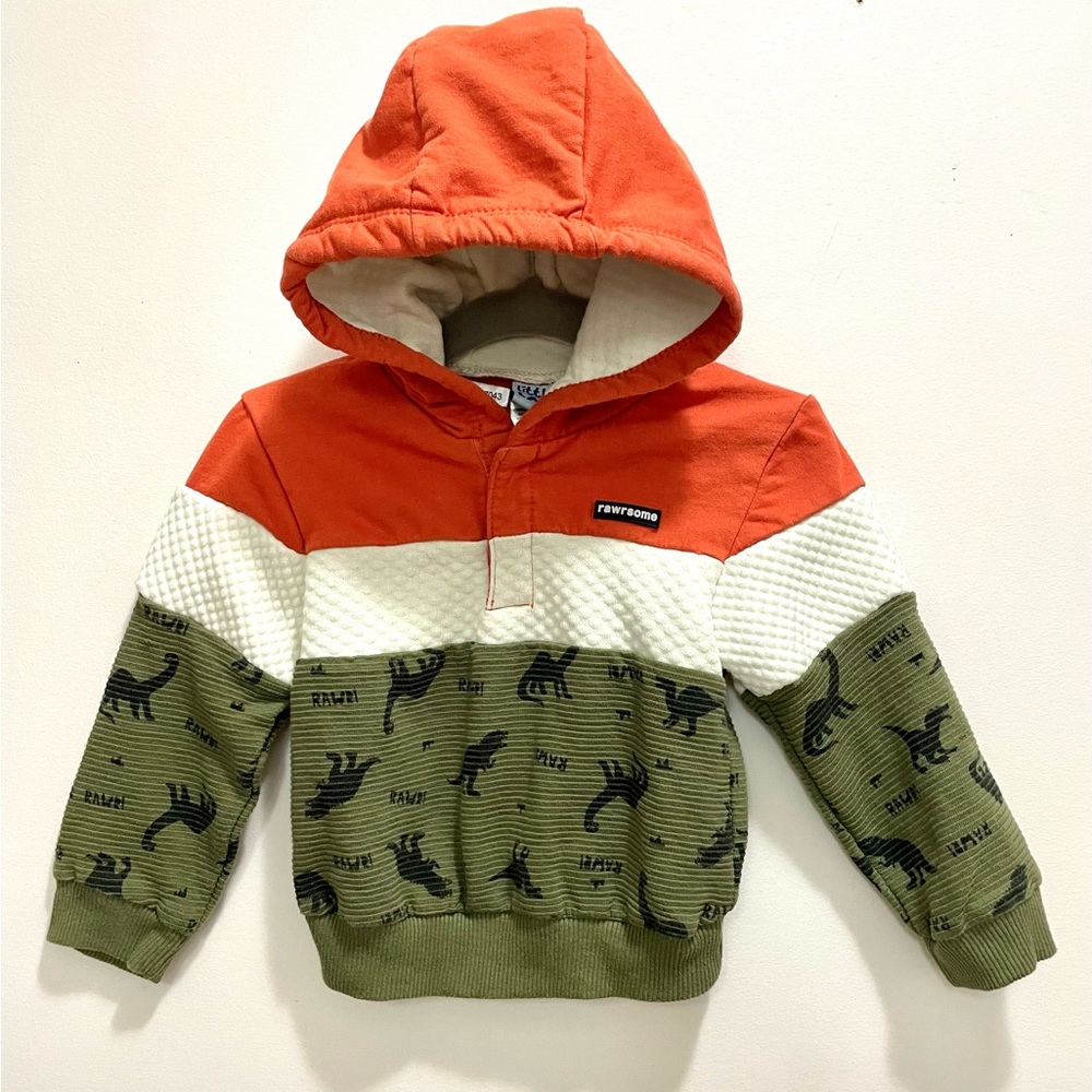 2/$20💕Dino Sweater Size 24 mo 🦖